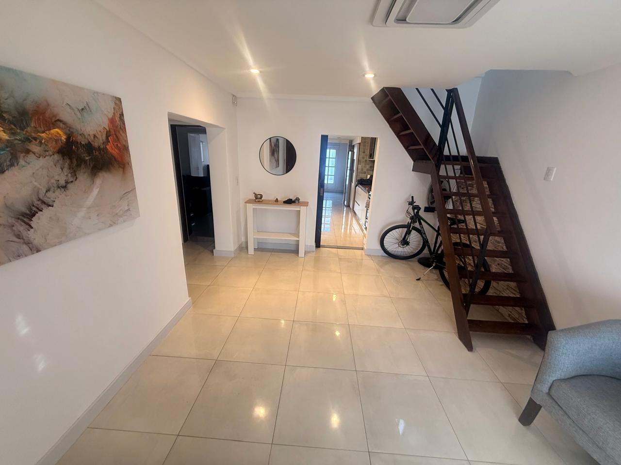 Foto de Casa de tres ambientes con garaje doble en Ortega y Gasset 900, imagen 3