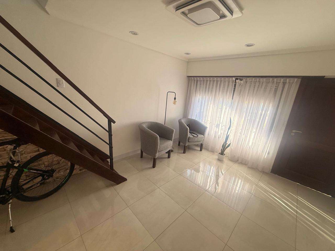 Foto de Casa de tres ambientes con garaje doble en Ortega y Gasset 900, imagen 5