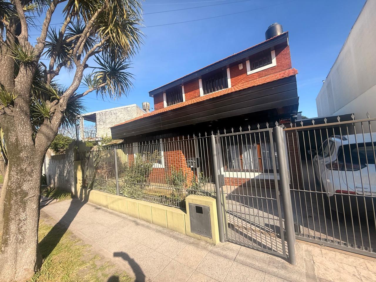 Foto de Casa de tres ambientes con garaje doble en Ortega y Gasset 900, imagen 1