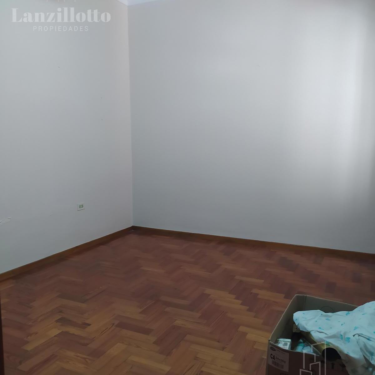 Casa en Planta Baja. Lote Propio 3 Ambientes con Cochera Impecable 1