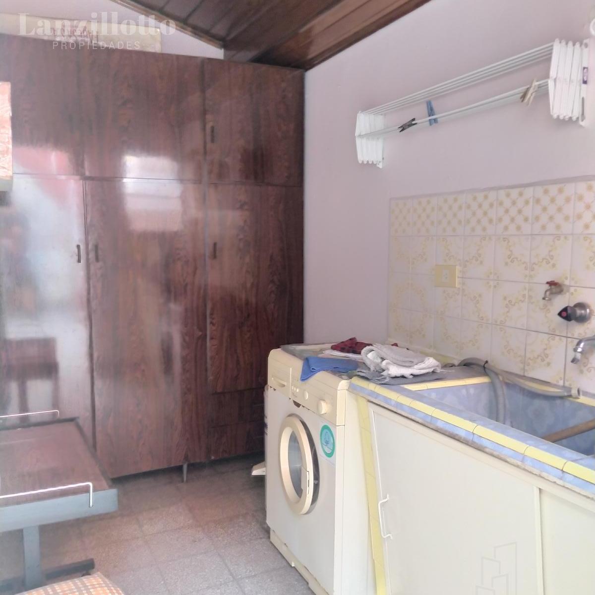 Casa en Planta Baja. Lote Propio 3 Ambientes con Cochera Impecable 4
