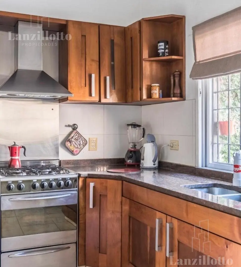 Casa 4 ambientes apto credito en Lanús Este 4
