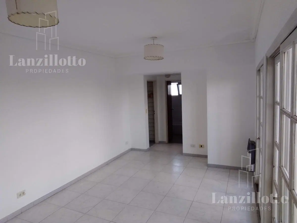 Departamento 2 ambientes en alquiler - Lanús Este 1