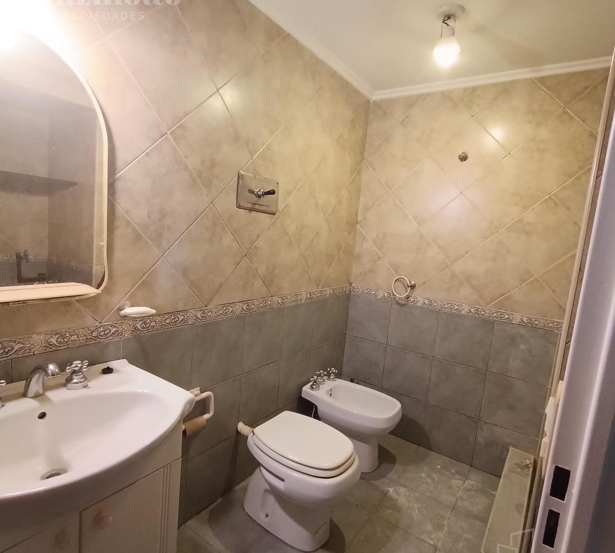 Foto de Departamento 2 ambientes con cochera en alquiler en Lomas De Zamora, imagen 2