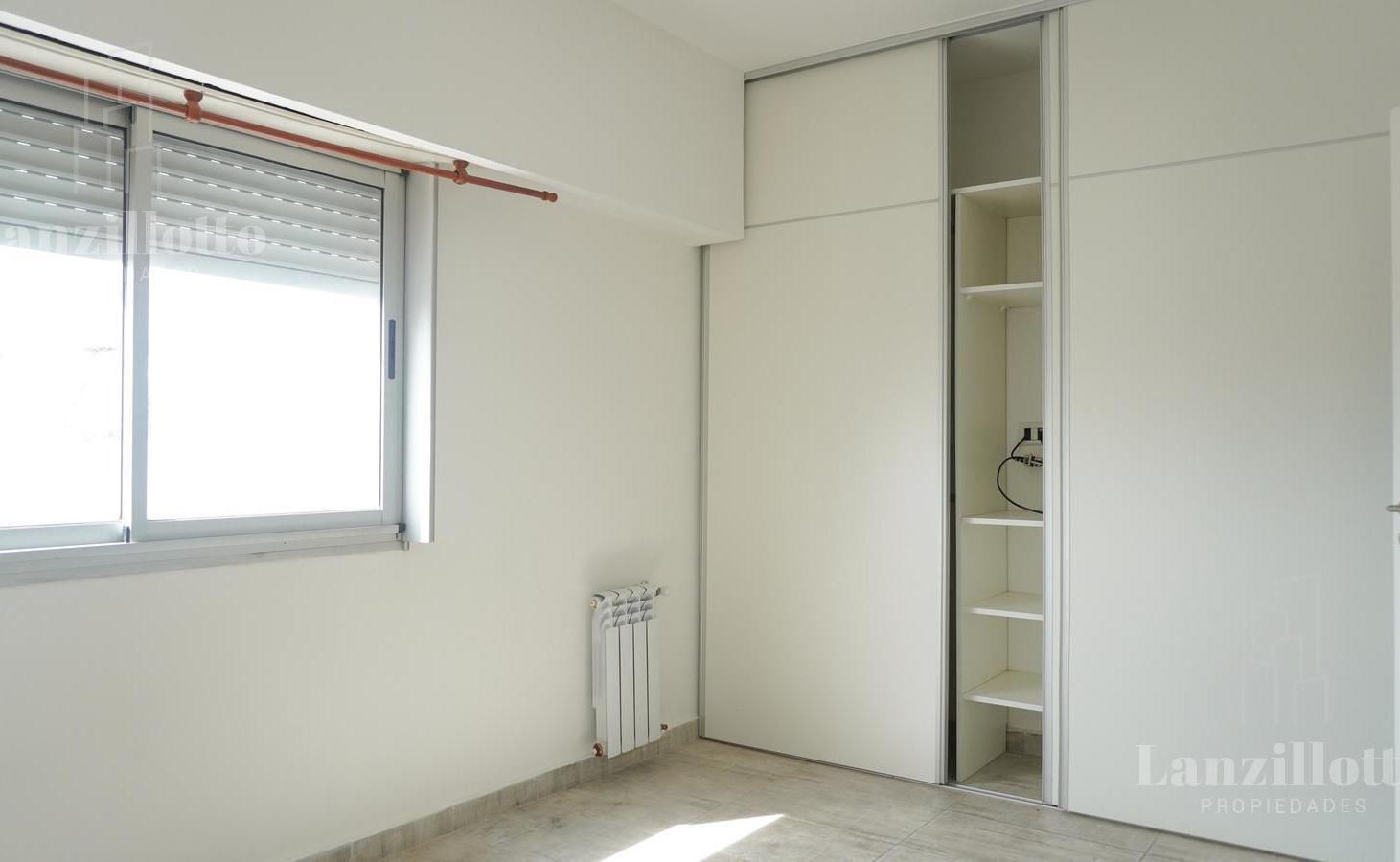 Foto de Departamento 2 ambientes con cochera en venta Lanús Este, imagen 3