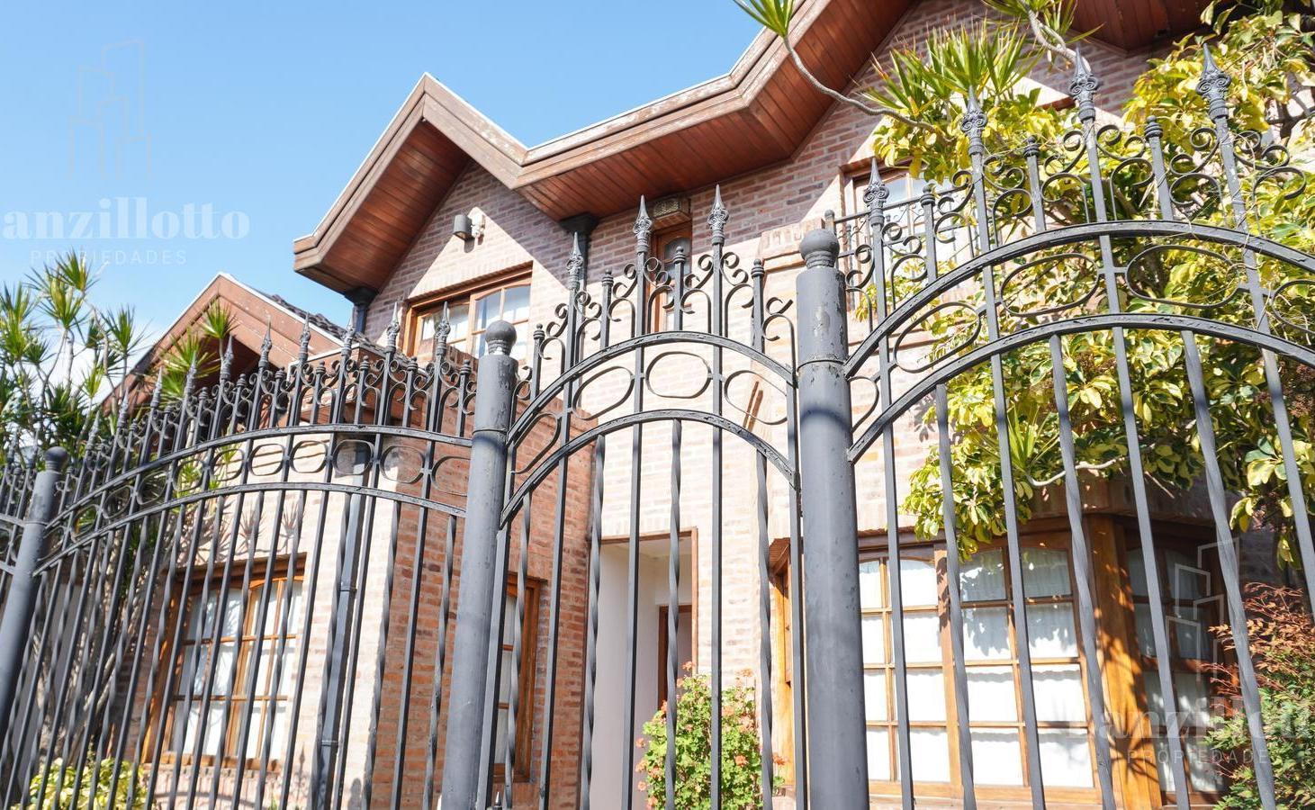 Foto de Casa 5 ambientes con quincho, pileta y parque a la venta en Lanus Este, imagen 4