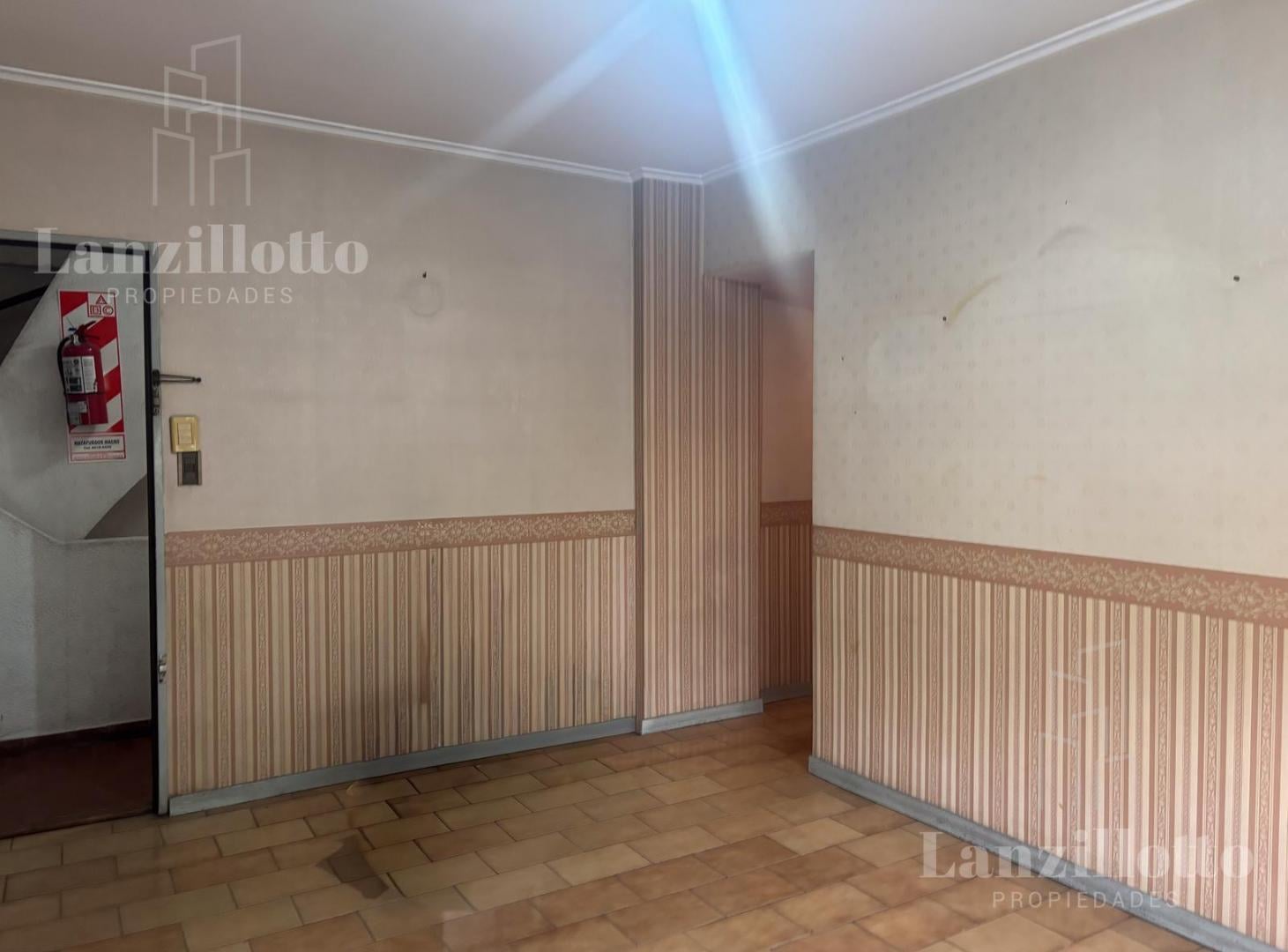 Foto de Departamento 3 ambientes en venta | apto credito hipotecario Lanus Este, imagen 2