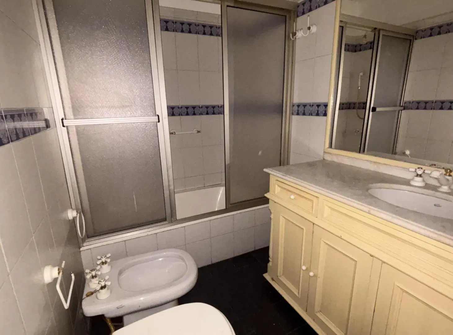 SEMI-PISO DE 2 DORM. COCHERA EN VENTA - BNUEVA CORDOBA 2
