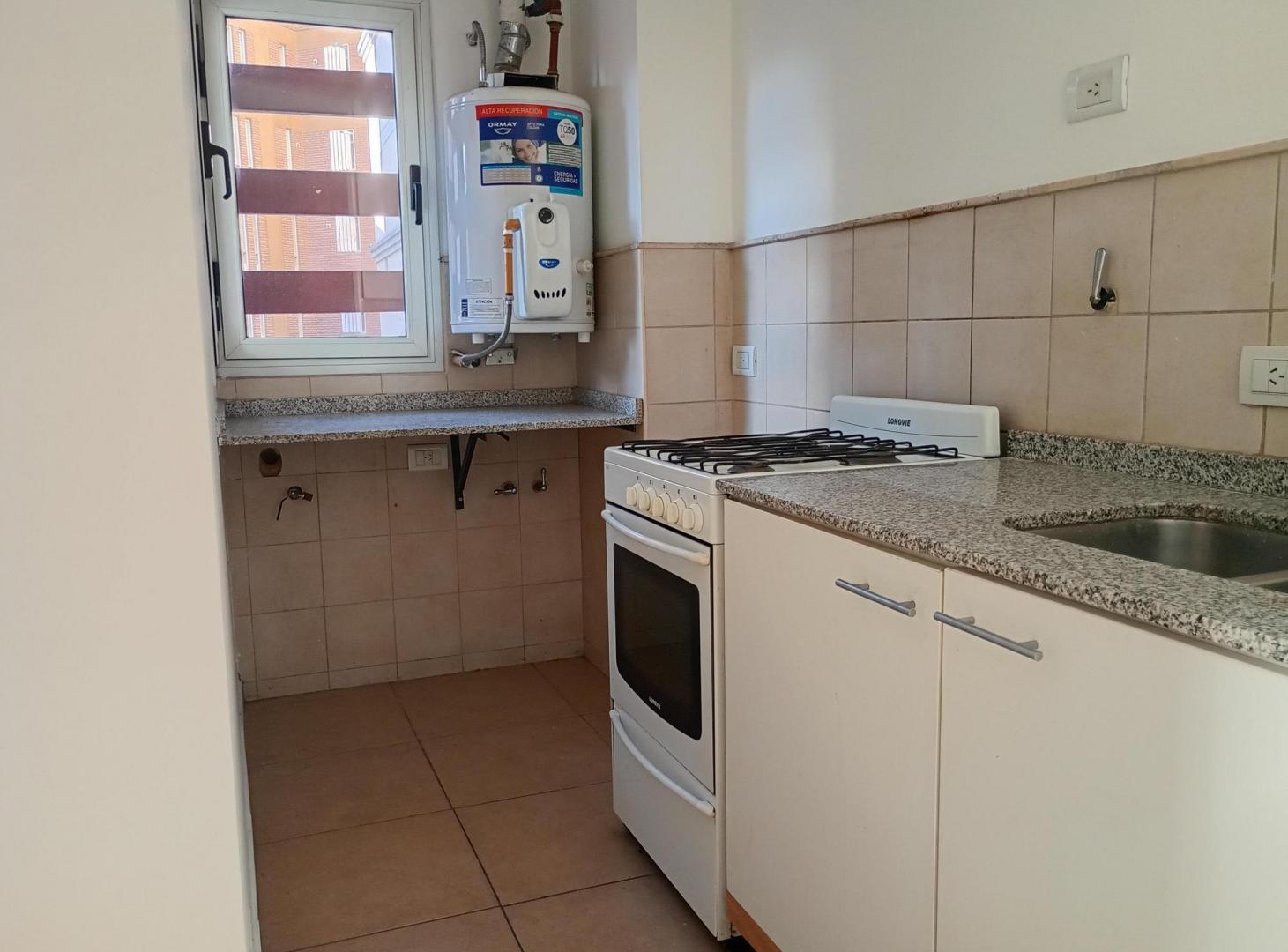 Foto de DOS DORM CON BALCON EN CALLE BS AS - B NUEVA CORDOBA, imagen 5