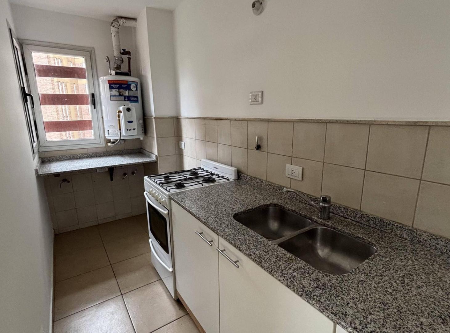 Foto de DOS DORM CON BALCON EN CALLE BS AS - B NUEVA CORDOBA, imagen 4