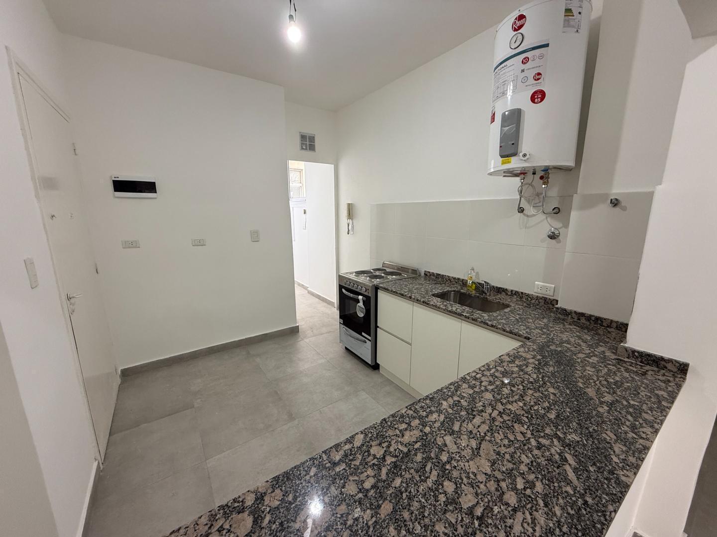 Foto de 3 AMBIENTES REFACCIONADO TOTALMENTE A NUEVO BAJAS EXPENSAS, imagen 3