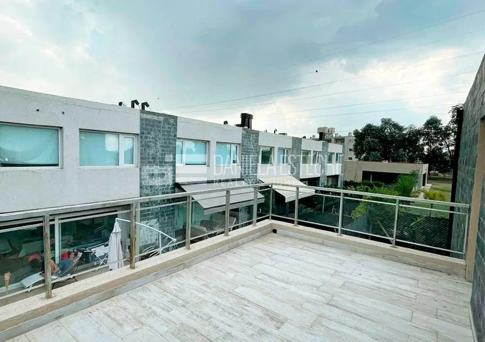 Departamento cuatro ambientes en Spring Park 3