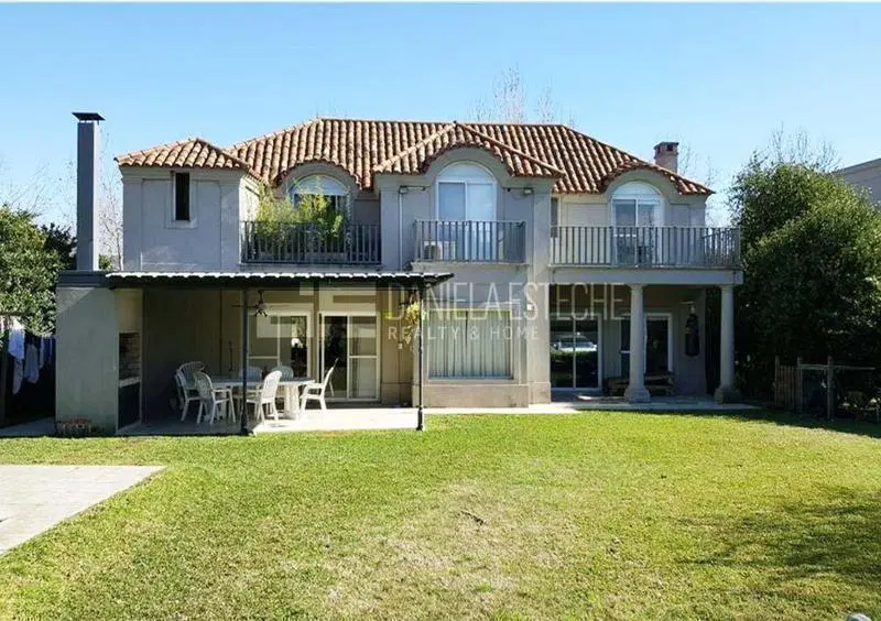 Ayres de Pilar . Casa Clasica 1