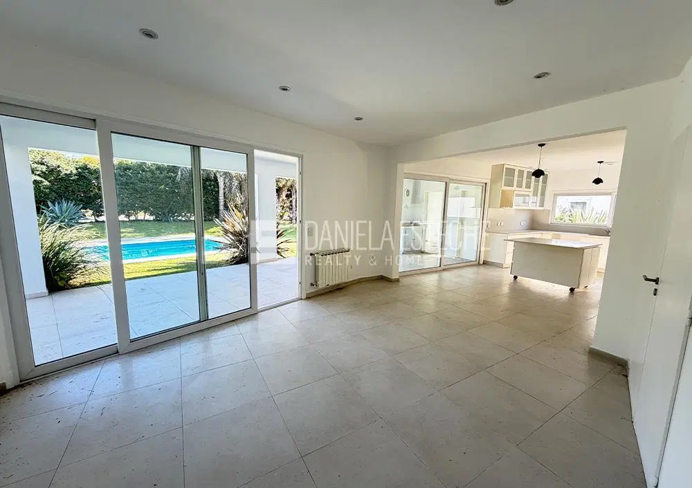 Casa en Ayres de Pilar moderna 8