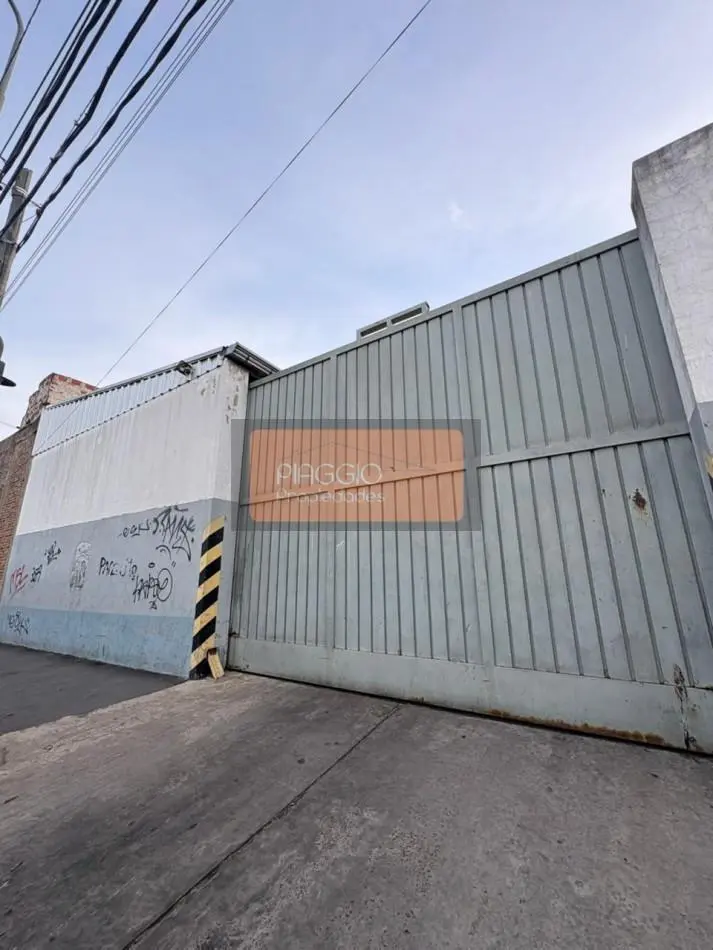 GALPON IMPORTANTE CON OFICINAS EN DOS PLANTAS 3