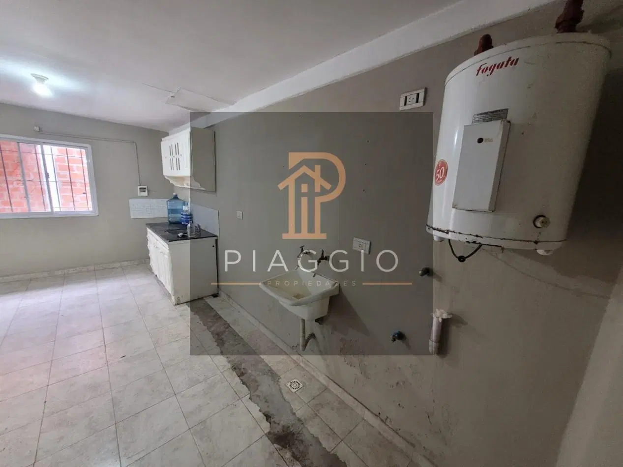 DEPARTAMENTO ALQUILA 2 AMB. MORENO 5