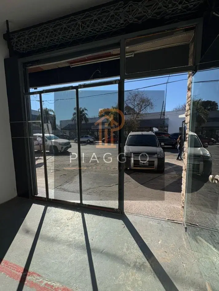 LOCAL EN ALQUILER SOBRE AV. MITRE IMPECABLE 2