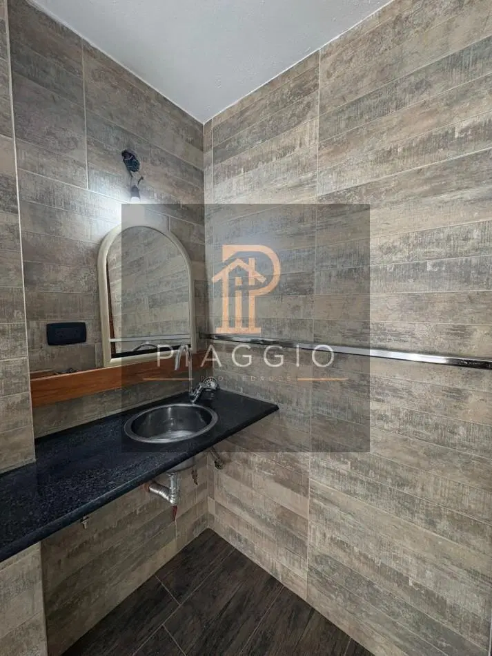 LOCAL EN ALQUILER SOBRE AV. MITRE IMPECABLE 4
