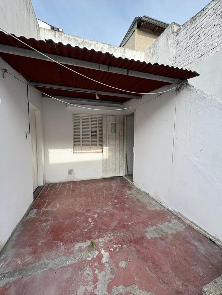 Foto de PH DOS AMBIENTES AL FONDO CON PATIO EN ALQUILER, imagen 3