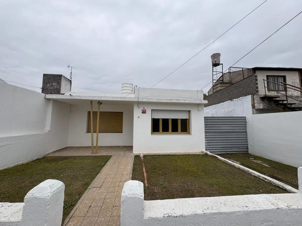 Vendo Casa 1 dorm B° Ampliación Residencial América a Reciclar 2