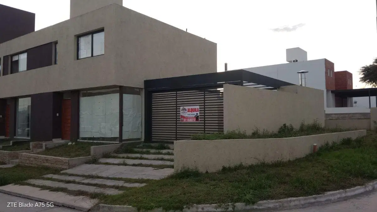¡CASA A ESTRENAR 3 DORMITORIOS EN ALQUILER EN EXCELENTE UBICACION! – COSTA DE MANANTIALES 2