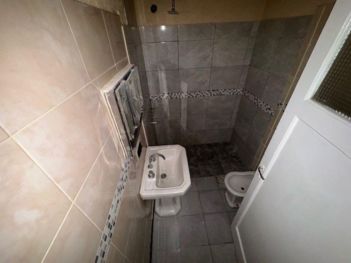 Foto de ¡PROPIEDAD DE 3 DORMITORIOS Y PATIO EN ALQUILER! B° GENERAL BUSTOS, imagen 5