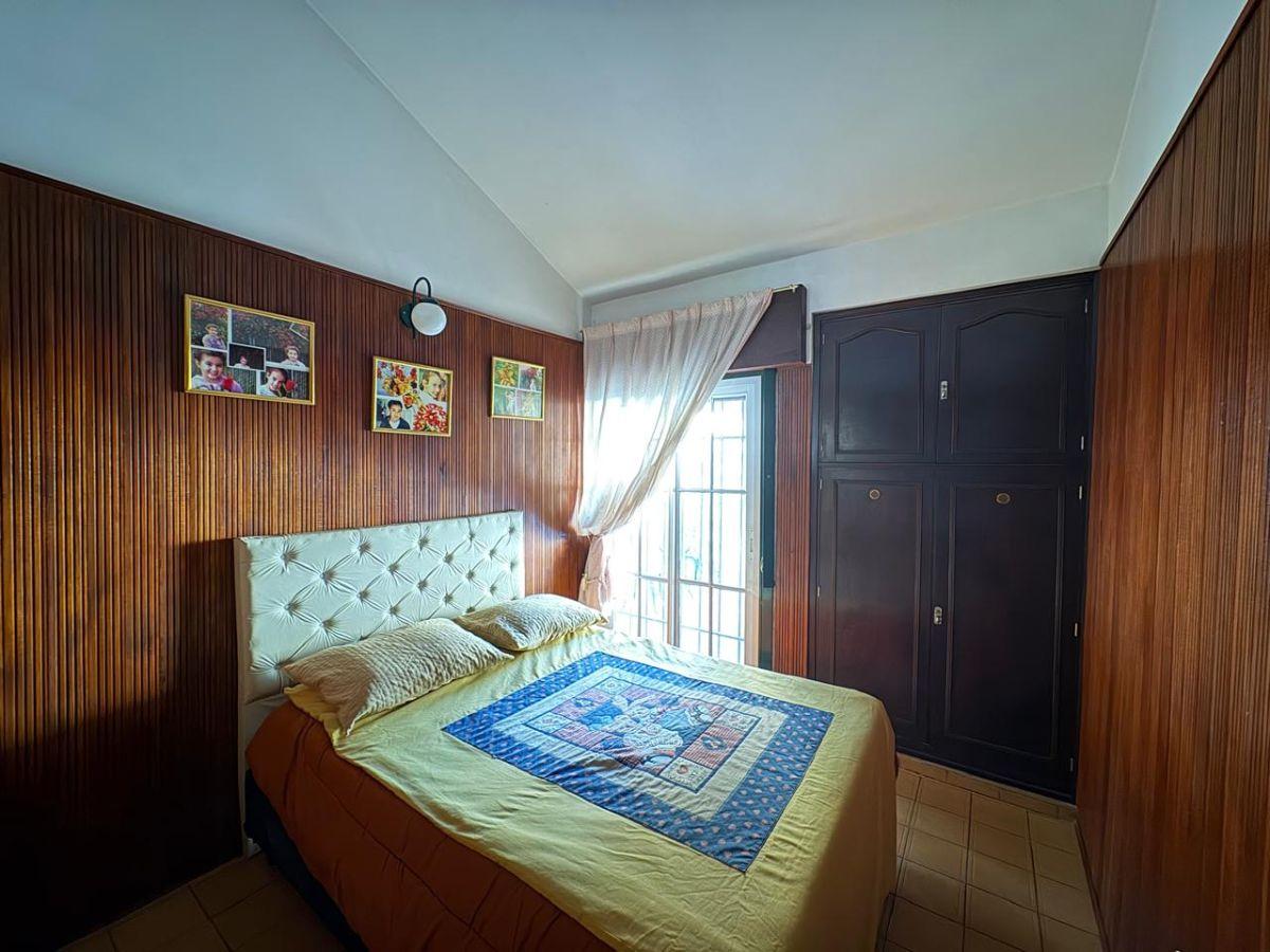 Foto de Vendo Casa Apta Crédito B° Urca 3 dorm gje Piscina, imagen 5