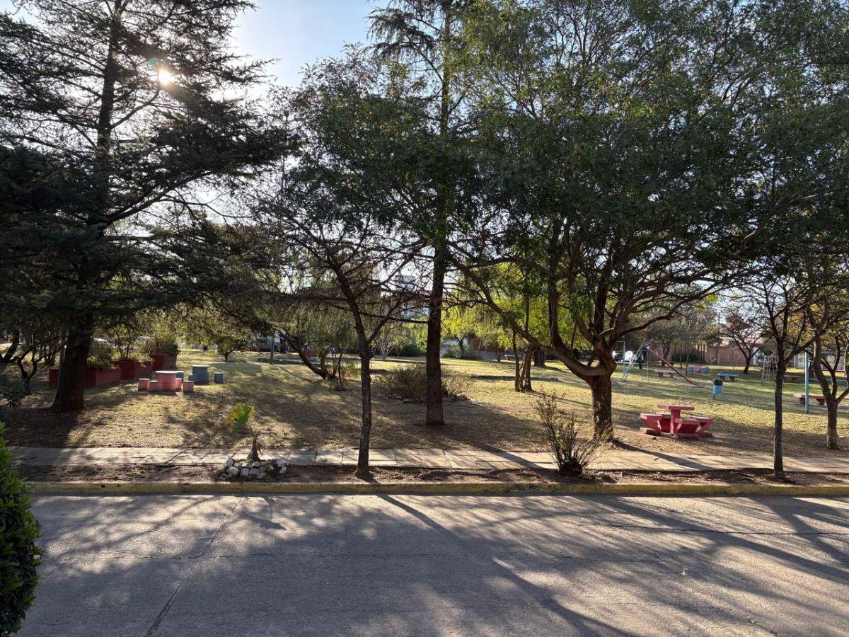 Foto de Vendo Casa Apta Crédito B° Urca 3 dorm gje Piscina, imagen 4