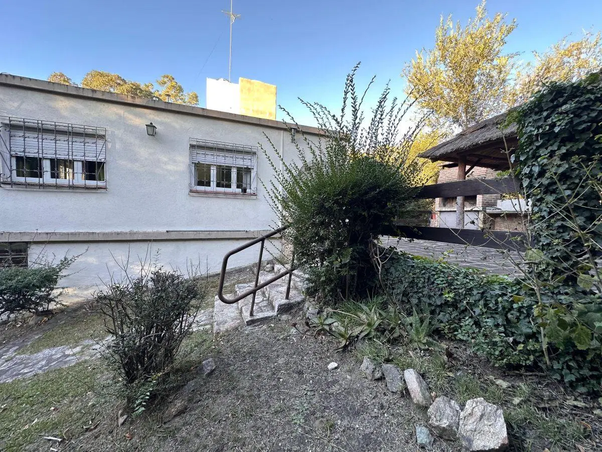 Venta de propiedad en Icho Cruz con piscina. 3 Dormitorios. 4