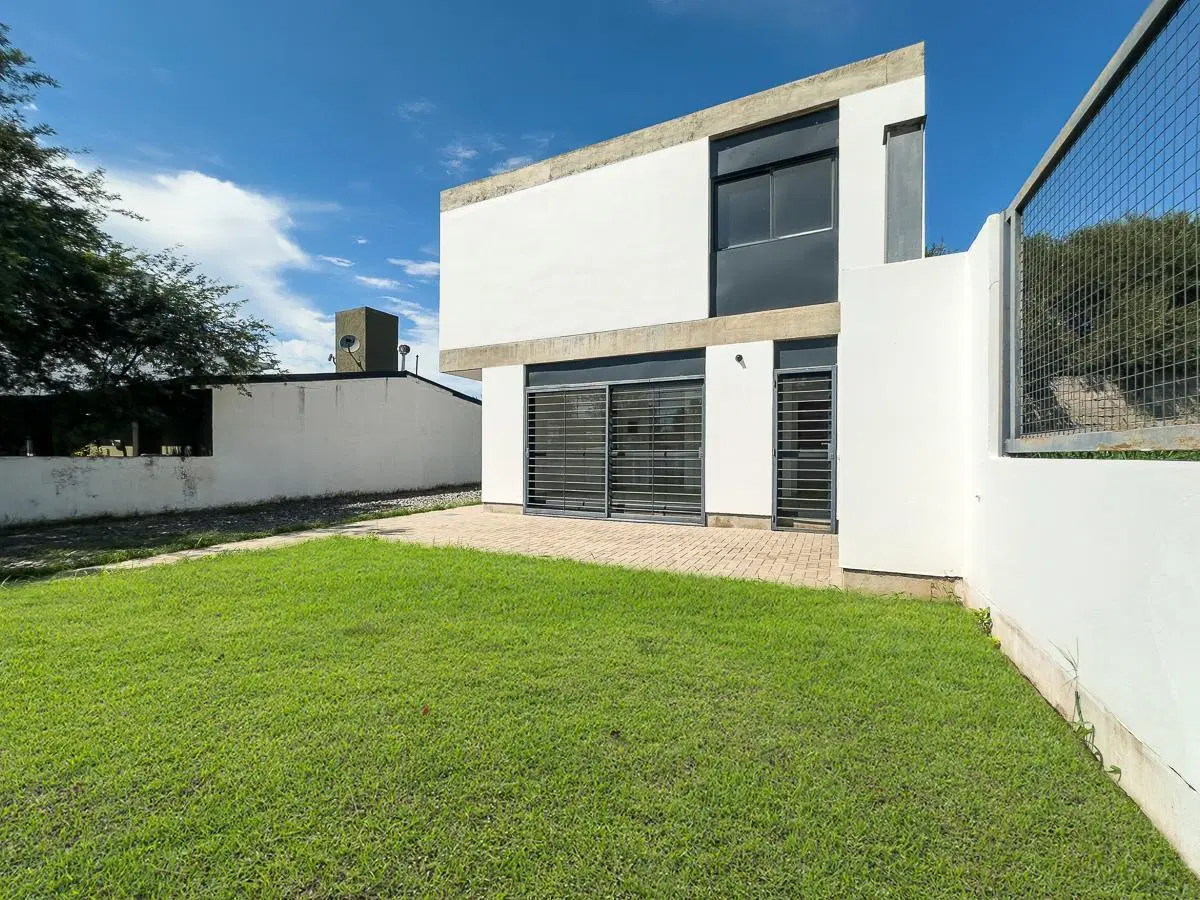 Encantador Duplex de dos dormitorios a estrenar en Cuesta Colorada. 1