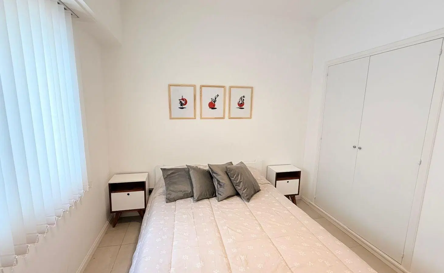 Venta departamento dos ambientes, reciclado y amueblado. Zona centro 4