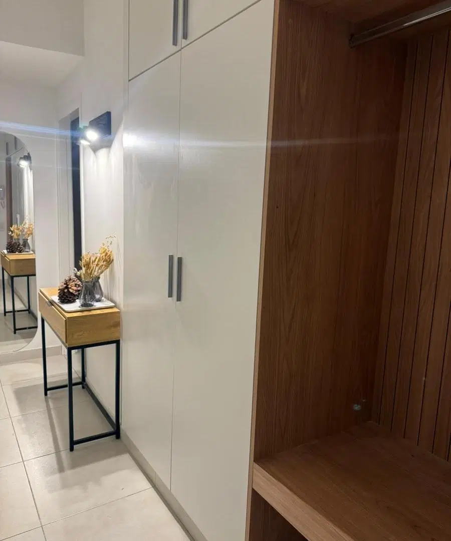 Venta departamento dos ambientes con dependencia de servicio. Zona plaza Colon 2