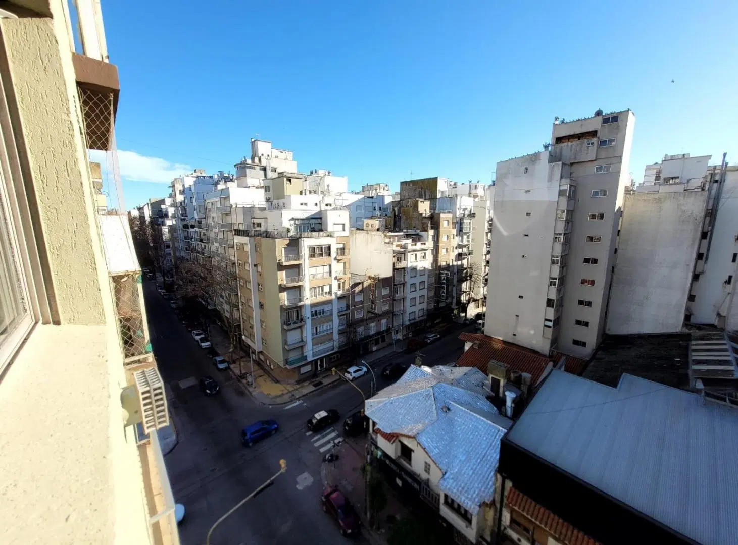 Venta ambiente al frente, totalmente reciclado y amueblado. Zona centro 8