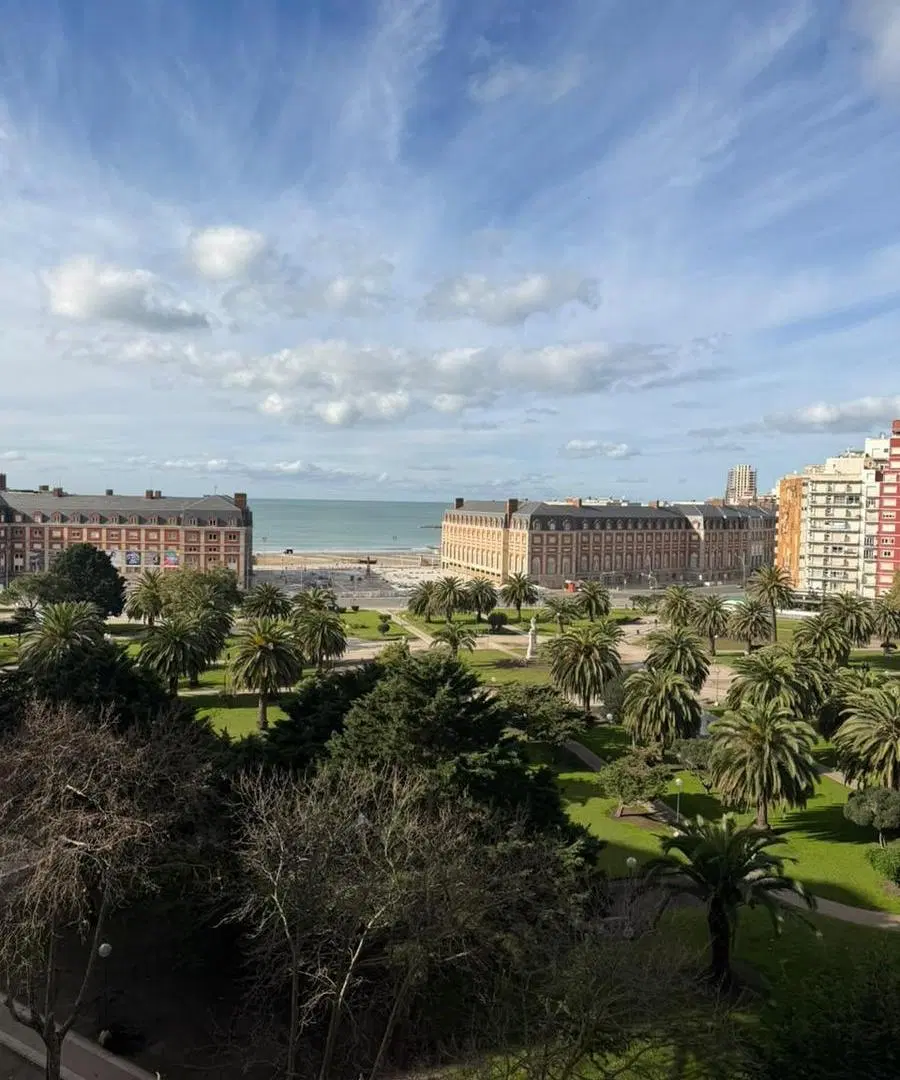Venta departamento dos ambientes, zona plaza Colon. Vista al mar y a la plaza 3