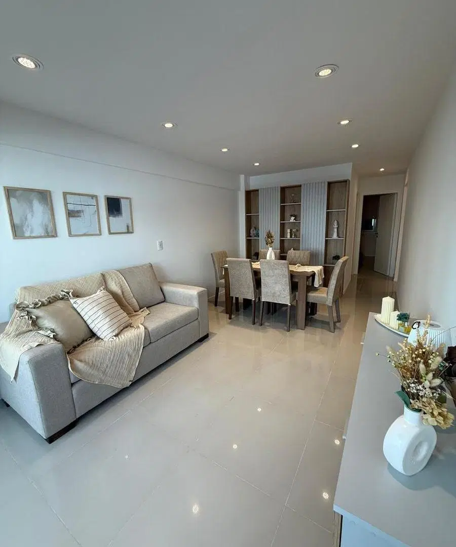 Venta departamento dos ambientes con dependencia de servicio. Zona centro, vista lateral al mar 5
