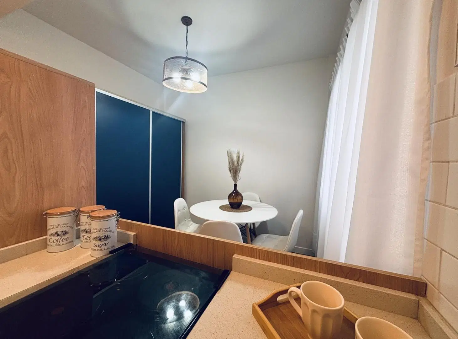 Venta departamento dos ambientes, zona centro. Reciclado y amoblado 2