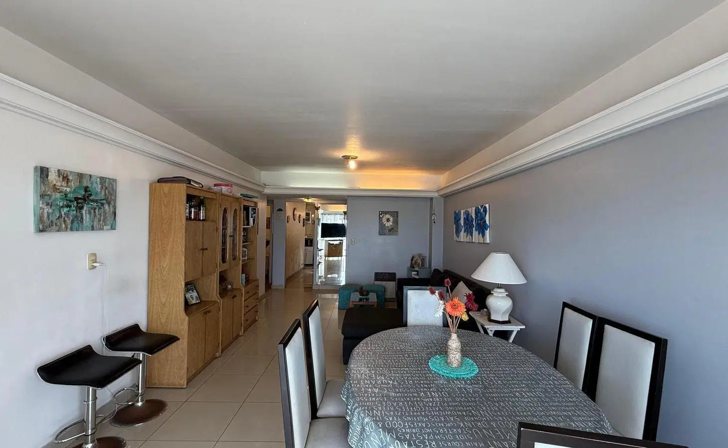 Departamento en La Perla Sur con cochera 3