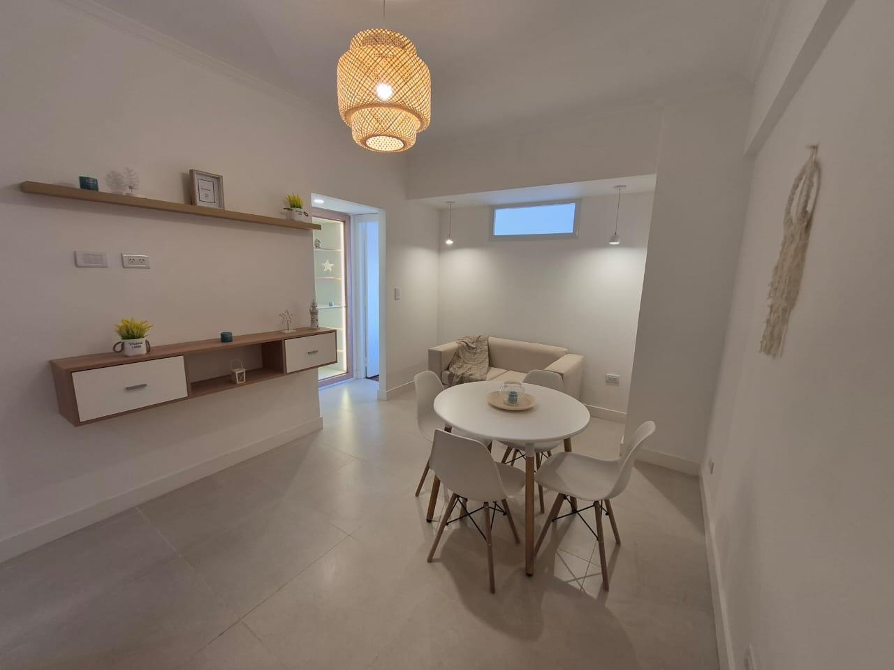 Foto de Venta deparamento dos ambientes con dependencia de servicio. Zona centro, imagen 1