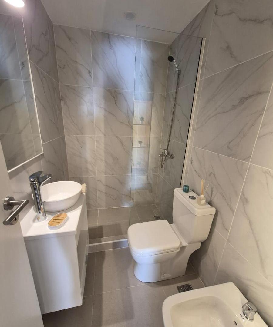 Foto de Venta deparamento dos ambientes con dependencia de servicio. Zona centro, imagen 5