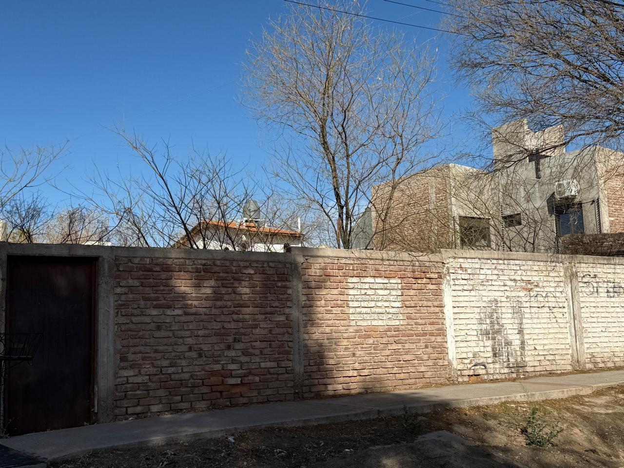 VENDEMOS TERRENO AMPLIO EN GODOY CRUZ