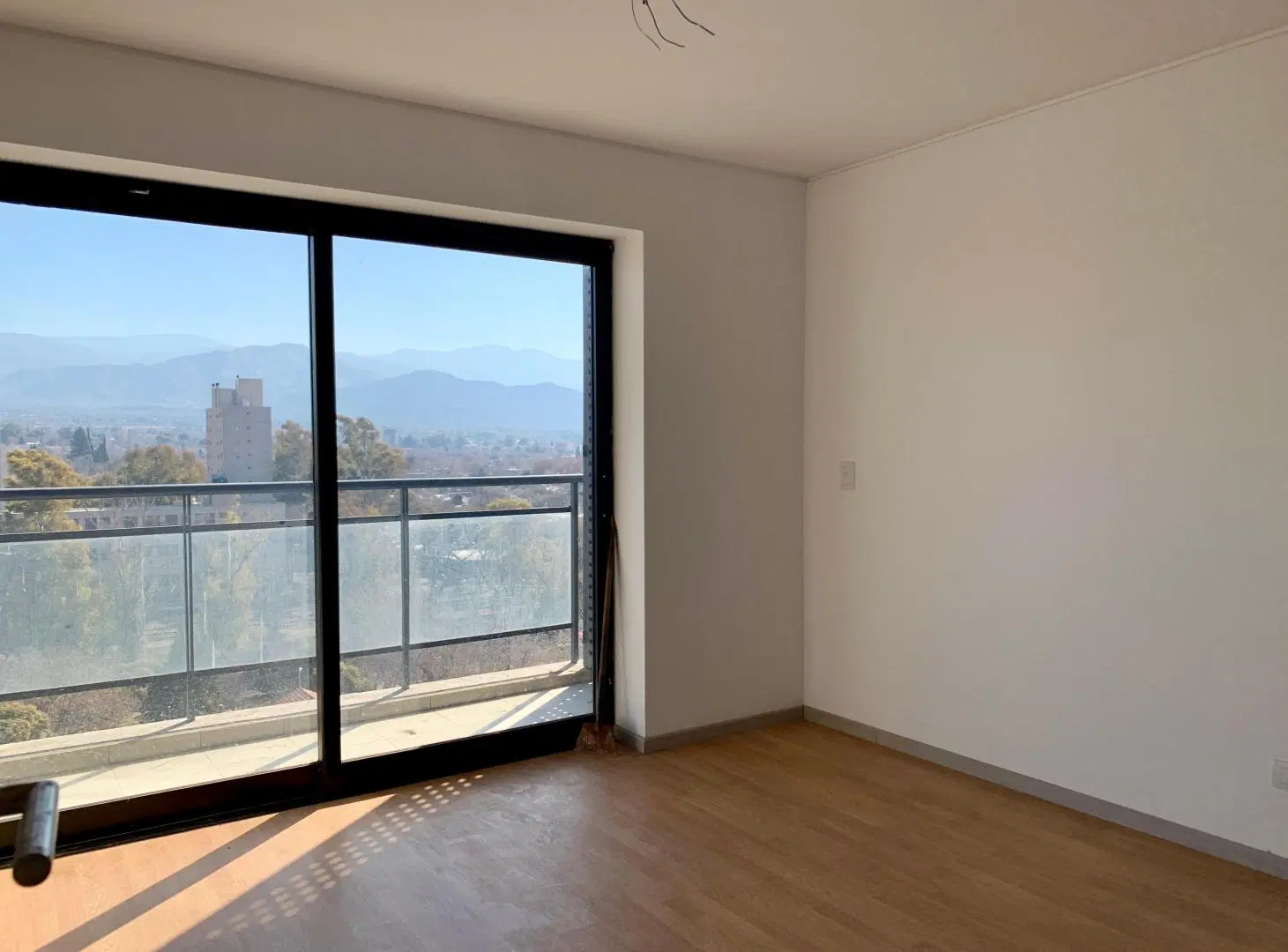 DEPARTAMENTO EN ALQUILER 3 DORMITORIOS 4