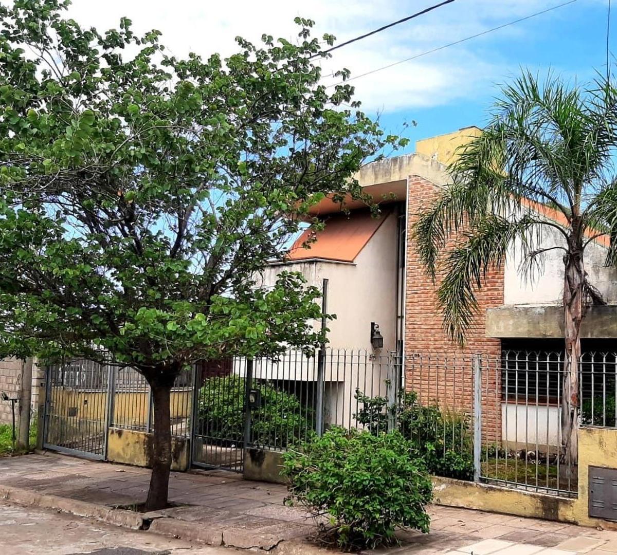Muy Linda Casa 3 Dorm 2 B Patio Garaje Dependencia 4