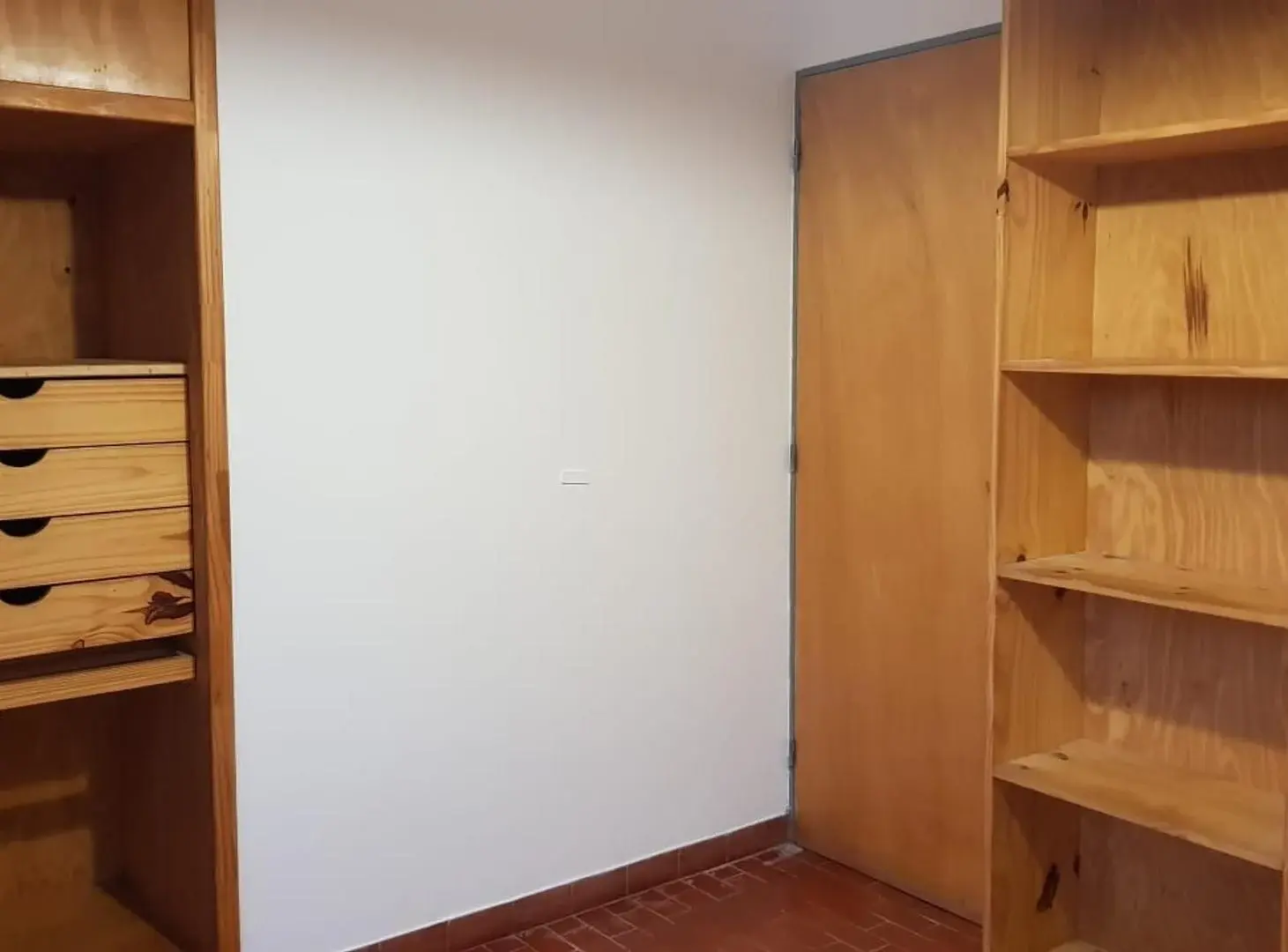 COMPLEJO CERRADO - 2D 1B LIV. COM. COCINA COM BALCON COCHER 5