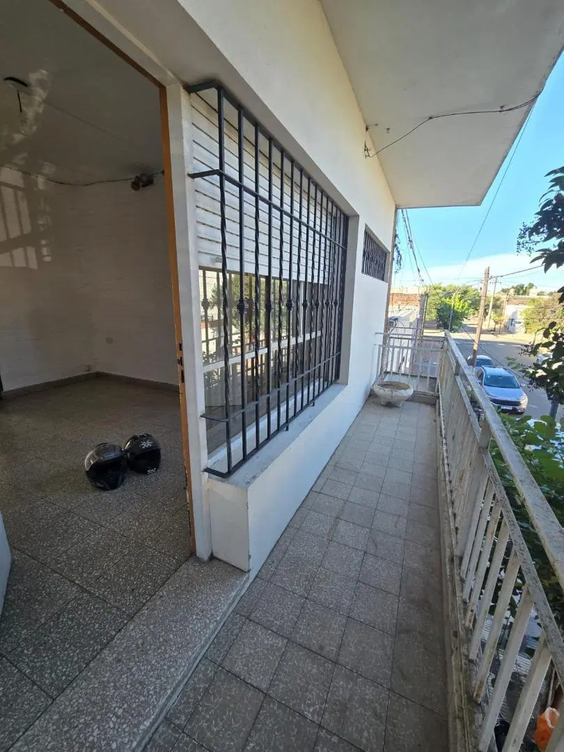DEPTO P.A. 2 DORM 1 BAÑO LIV-COM MUY AMPLIO, PATIO C/ASADOR 4
