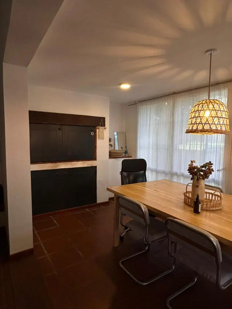 EXCELENTE CASA 2 DORM +ALTILLO + DEPTO COCHERA JARDIN 5