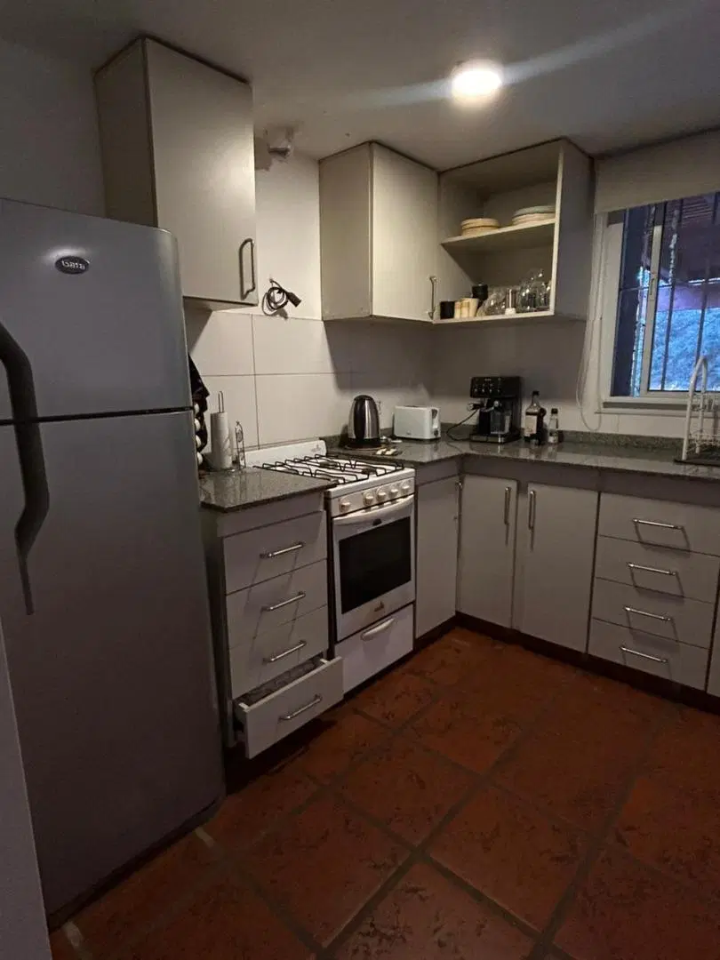 EXCELENTE CASA 2 DORM +ALTILLO + DEPTO COCHERA JARDIN 4