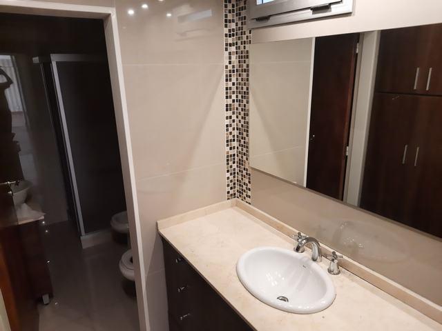 Moderno y Lujoso Piso de 5 Ambientes, con Dependencia, Cochera y Baulera 5