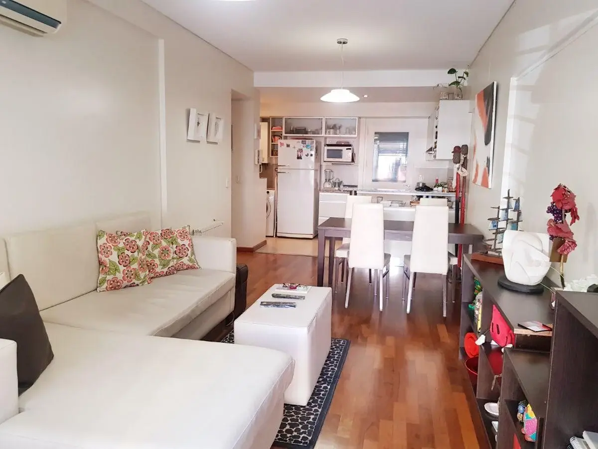 Excelente Semipiso de 4 Amb. Al Frente, 2 Patios, Baulera, Cochera y Amenities. 4