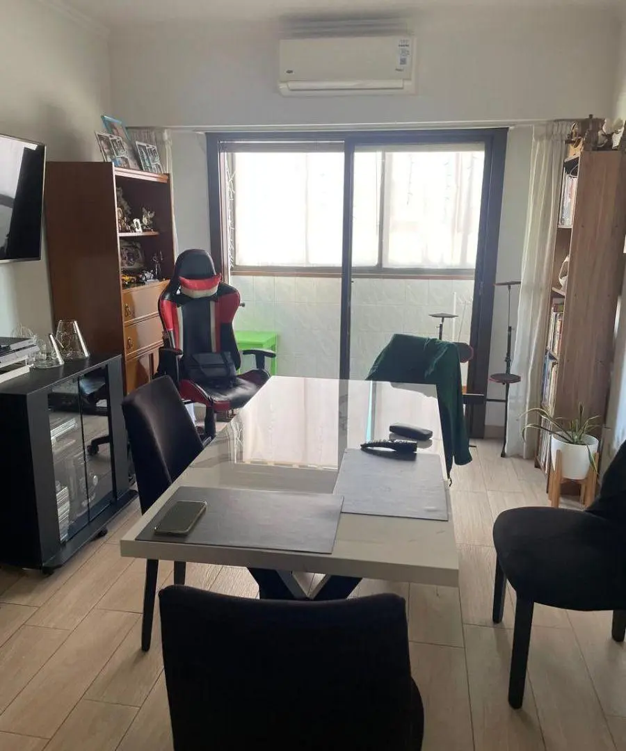 Excelente Semipiso de 3 Ambientes con Balcón en Impecable Estado. Muy Luminoso. 3