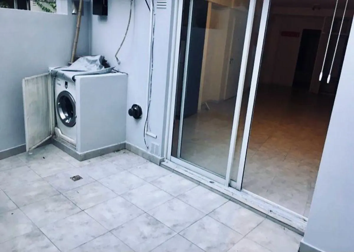 Muy lindo monoambiente amplio, con patio 5